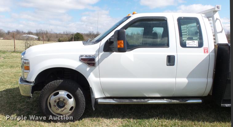 image for item DA2568 2008 Ford F350 Super Duty SuperCab flatbed pickup truck