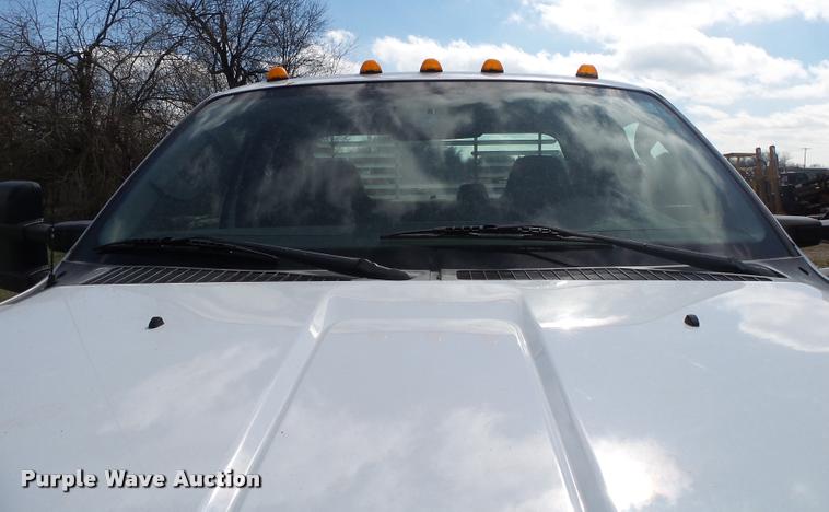 image for item DA2568 2008 Ford F350 Super Duty SuperCab flatbed pickup truck