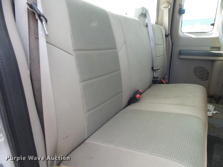 image for item DA2568 2008 Ford F350 Super Duty SuperCab flatbed pickup truck