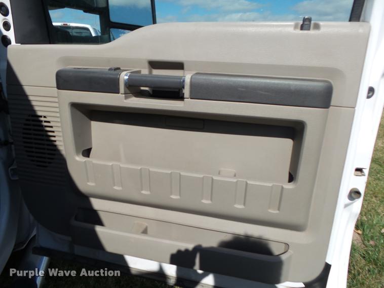 image for item DA2568 2008 Ford F350 Super Duty SuperCab flatbed pickup truck