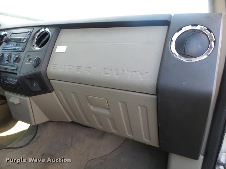 image for item DA2568 2008 Ford F350 Super Duty SuperCab flatbed pickup truck