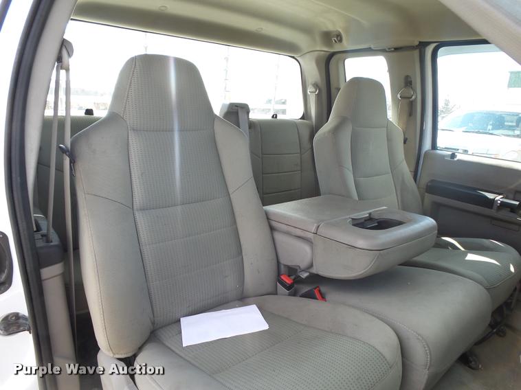 image for item DA2568 2008 Ford F350 Super Duty SuperCab flatbed pickup truck