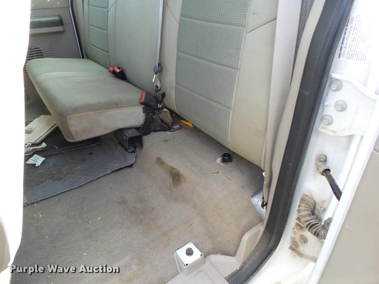 image for item DA2568 2008 Ford F350 Super Duty SuperCab flatbed pickup truck