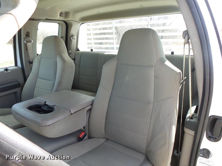 image for item DA2568 2008 Ford F350 Super Duty SuperCab flatbed pickup truck