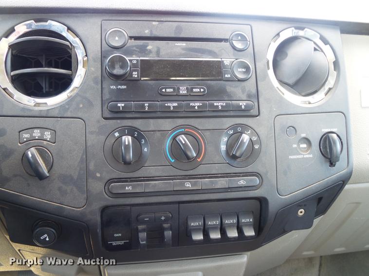 image for item DA2568 2008 Ford F350 Super Duty SuperCab flatbed pickup truck