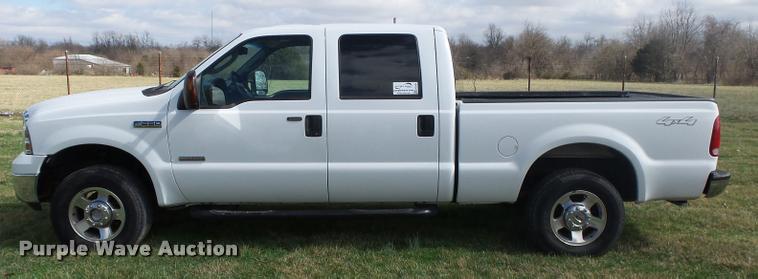 image for item DA2569 2006 Ford F250 Super Duty Crew Cab pickup truck