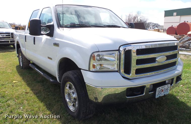 image for item DA2569 2006 Ford F250 Super Duty Crew Cab pickup truck
