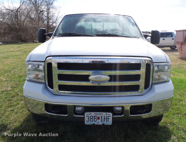 image for item DA2569 2006 Ford F250 Super Duty Crew Cab pickup truck