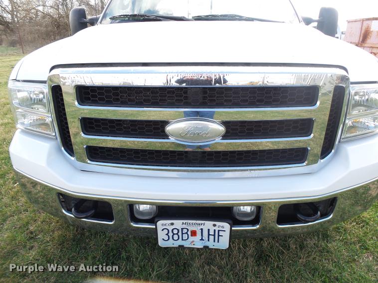 image for item DA2569 2006 Ford F250 Super Duty Crew Cab pickup truck
