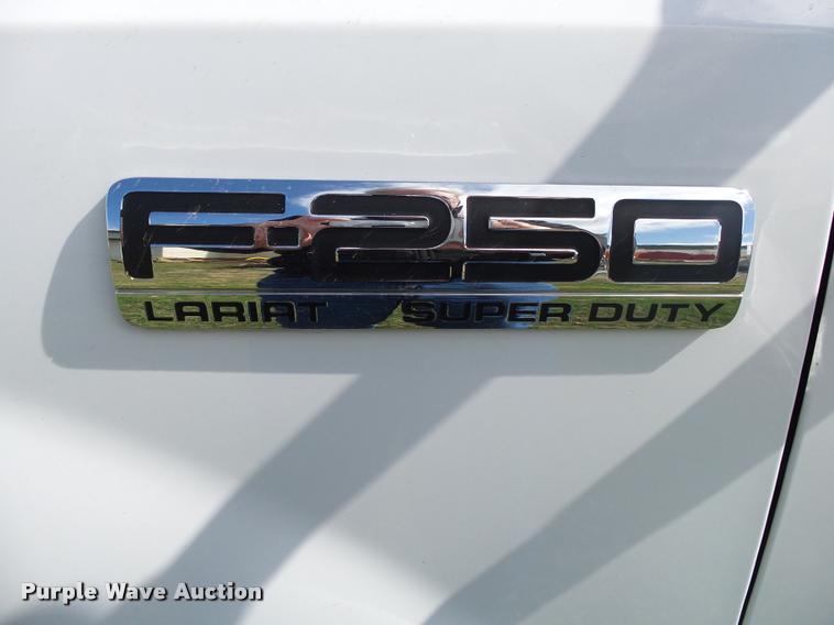 image for item DA2569 2006 Ford F250 Super Duty Crew Cab pickup truck