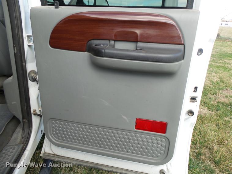 image for item DA2569 2006 Ford F250 Super Duty Crew Cab pickup truck