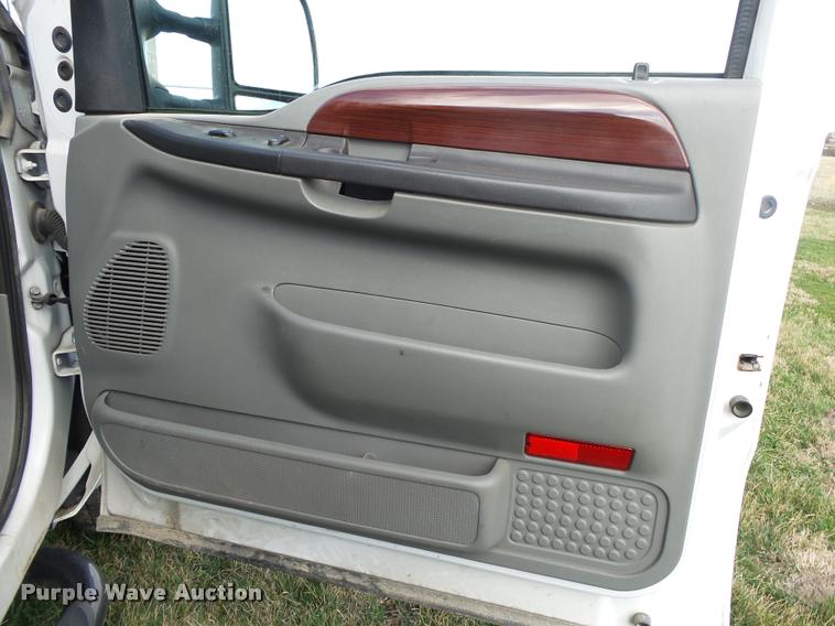 image for item DA2569 2006 Ford F250 Super Duty Crew Cab pickup truck