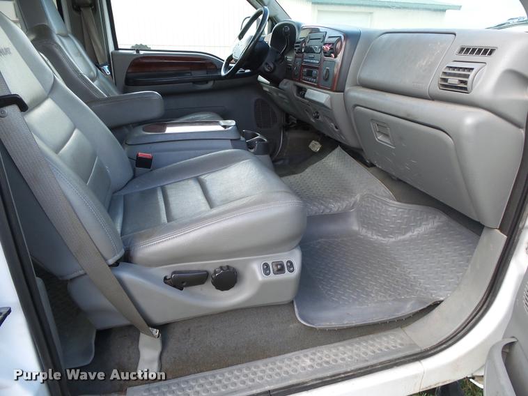 image for item DA2569 2006 Ford F250 Super Duty Crew Cab pickup truck