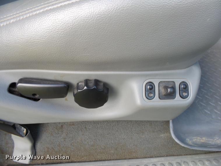 image for item DA2569 2006 Ford F250 Super Duty Crew Cab pickup truck