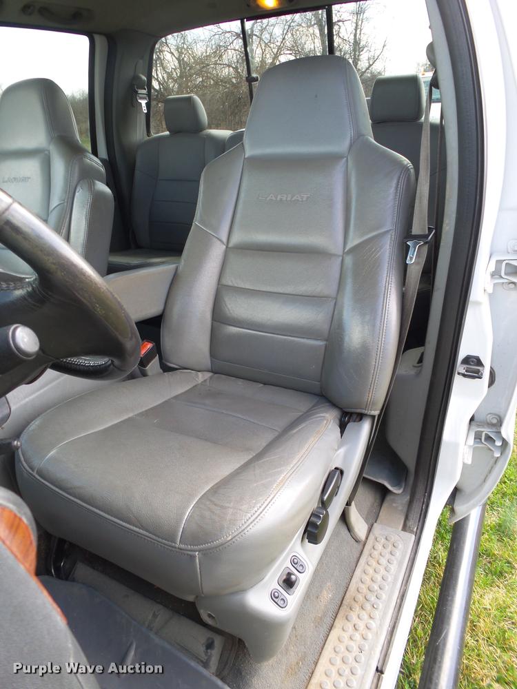 image for item DA2569 2006 Ford F250 Super Duty Crew Cab pickup truck