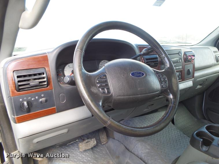 image for item DA2569 2006 Ford F250 Super Duty Crew Cab pickup truck