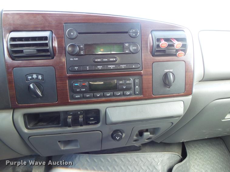 image for item DA2569 2006 Ford F250 Super Duty Crew Cab pickup truck