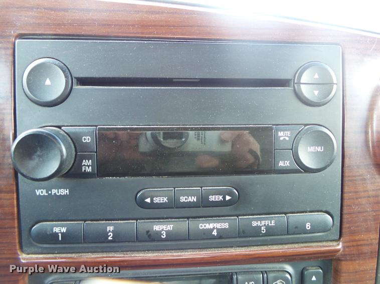 image for item DA2569 2006 Ford F250 Super Duty Crew Cab pickup truck