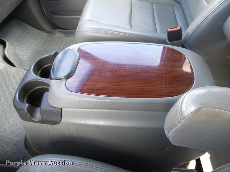 image for item DA2569 2006 Ford F250 Super Duty Crew Cab pickup truck