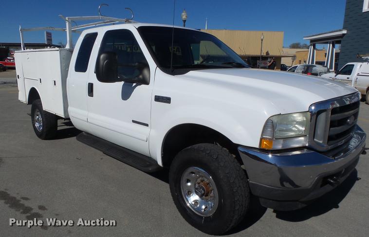 image for item DA3375 2002 Ford F250 Super Duty SuperCab utility bed pickup truck