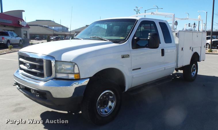 image for item DA3375 2002 Ford F250 Super Duty SuperCab utility bed pickup truck