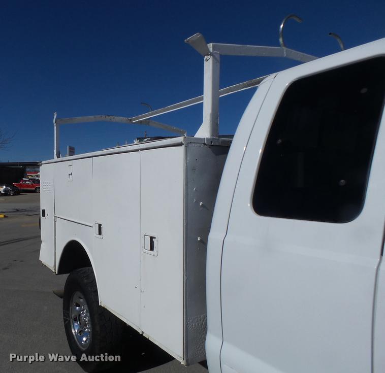 image for item DA3375 2002 Ford F250 Super Duty SuperCab utility bed pickup truck