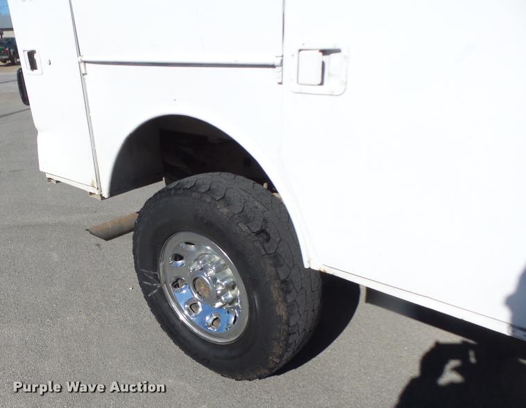 image for item DA3375 2002 Ford F250 Super Duty SuperCab utility bed pickup truck