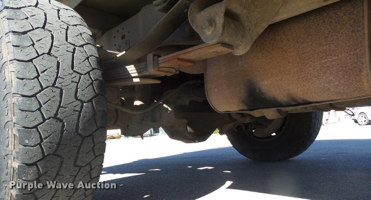 image for item DA3375 2002 Ford F250 Super Duty SuperCab utility bed pickup truck