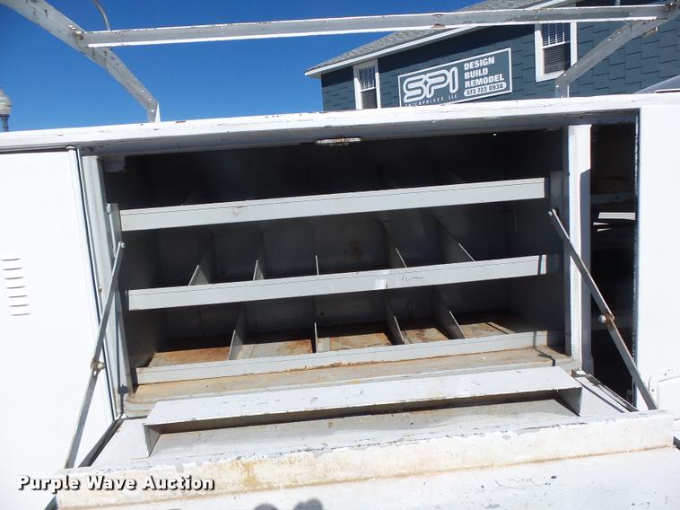 image for item DA3375 2002 Ford F250 Super Duty SuperCab utility bed pickup truck