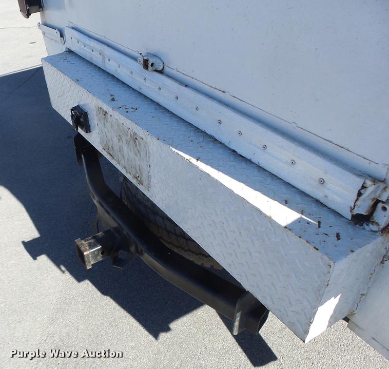 image for item DA3375 2002 Ford F250 Super Duty SuperCab utility bed pickup truck