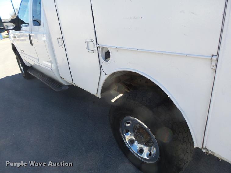 image for item DA3375 2002 Ford F250 Super Duty SuperCab utility bed pickup truck