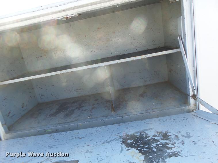 image for item DA3375 2002 Ford F250 Super Duty SuperCab utility bed pickup truck