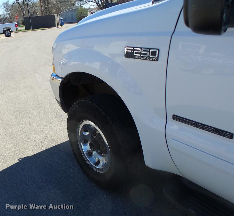 image for item DA3375 2002 Ford F250 Super Duty SuperCab utility bed pickup truck