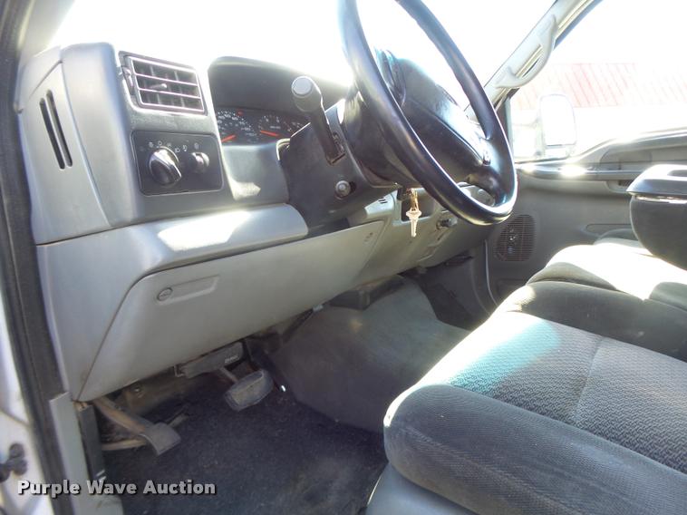 image for item DA3375 2002 Ford F250 Super Duty SuperCab utility bed pickup truck