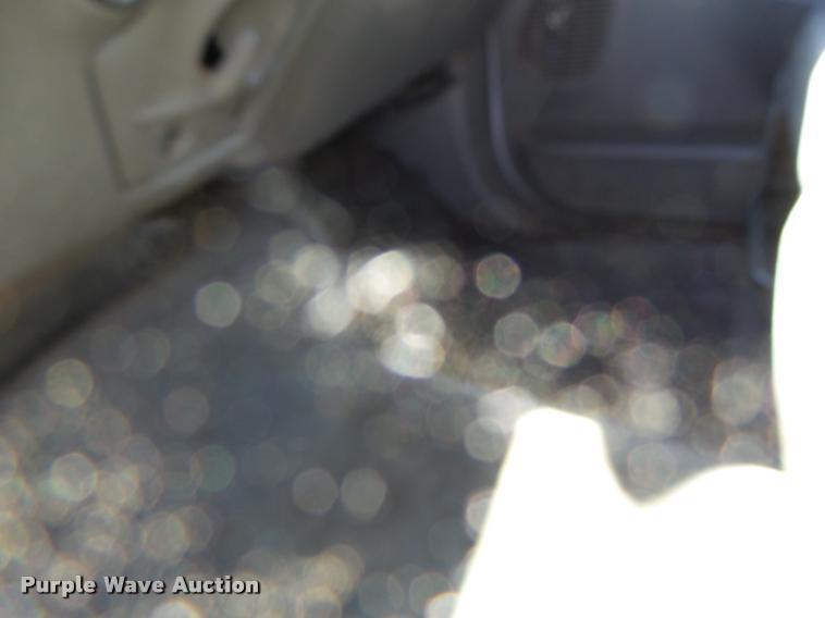 image for item DA3375 2002 Ford F250 Super Duty SuperCab utility bed pickup truck