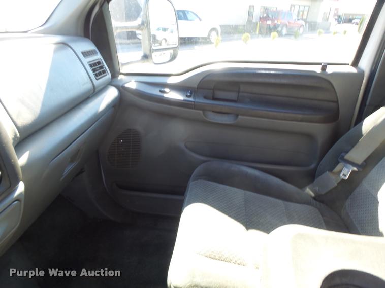 image for item DA3375 2002 Ford F250 Super Duty SuperCab utility bed pickup truck