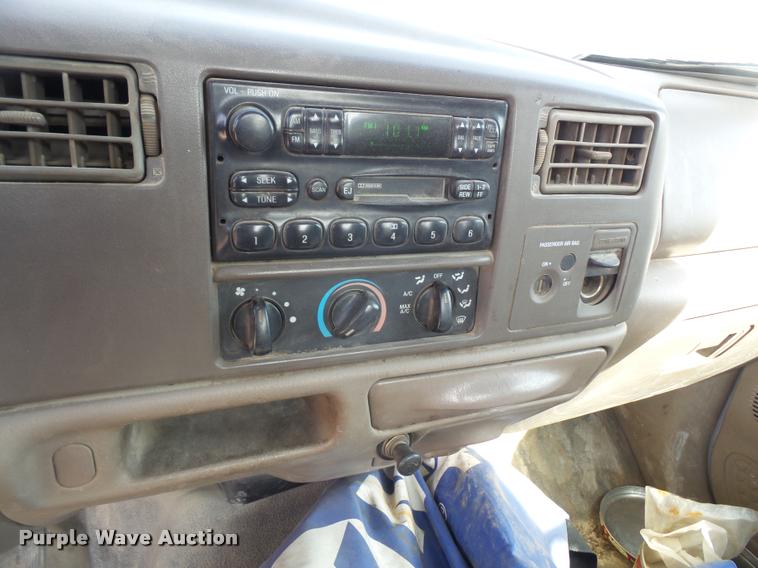 image for item DA3954 2002 Ford F450 Super Duty service truck