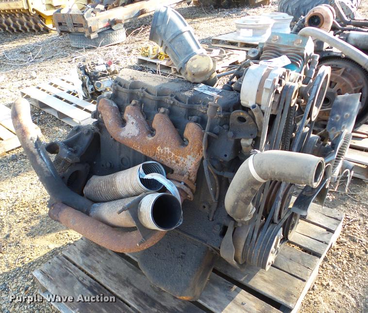 image for item DA7472 Caterpillar 3208 eight cylinder diesel engine