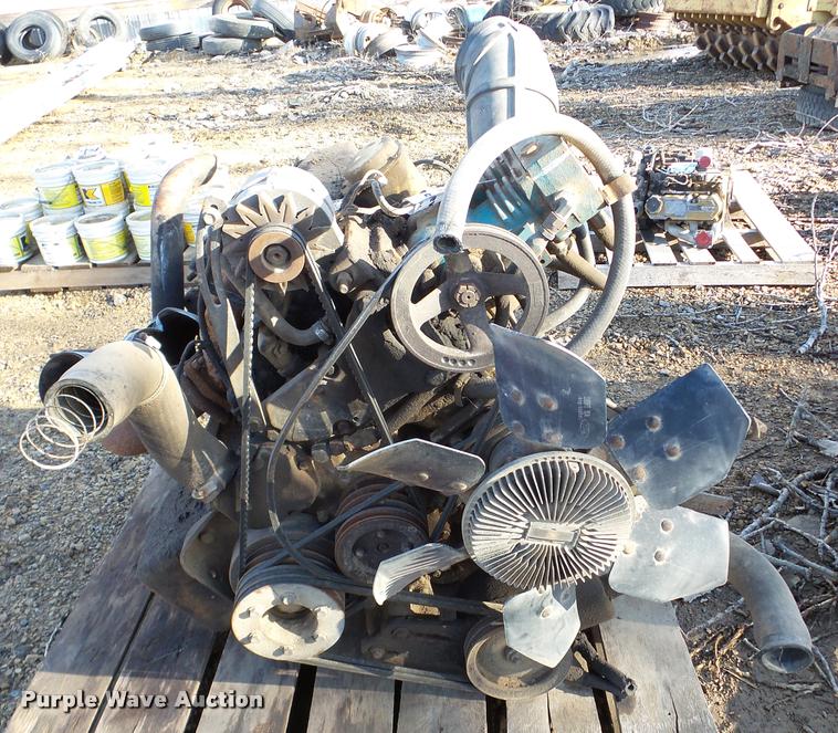 image for item DA7472 Caterpillar 3208 eight cylinder diesel engine