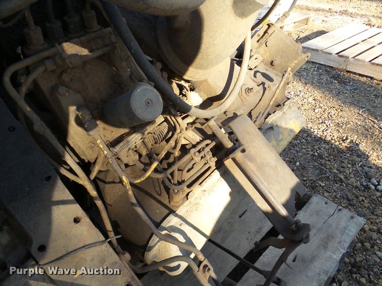 image for item DA7472 Caterpillar 3208 eight cylinder diesel engine