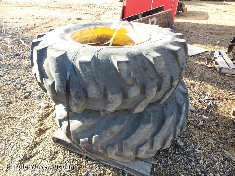 image for item DA7476 (2) 18.4-28 wheels