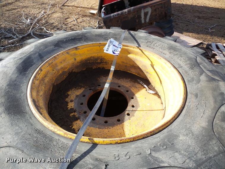 image for item DA7476 (2) 18.4-28 wheels