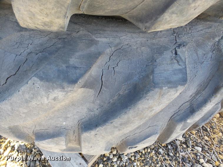 image for item DA7476 (2) 18.4-28 wheels