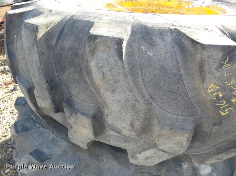 image for item DA7476 (2) 18.4-28 wheels