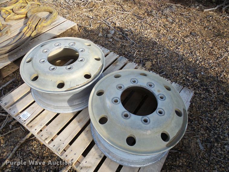 image for item DA7477 (2) 8.25 x 22.5 aluminum wheels