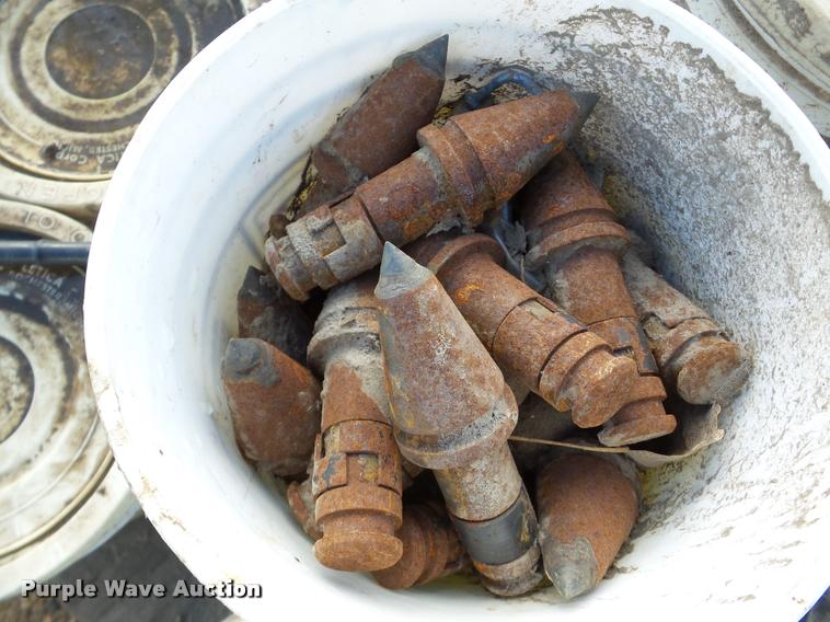 image for item DA7480 Approximately 600 Kennametal 1117699 trencher rock teeth