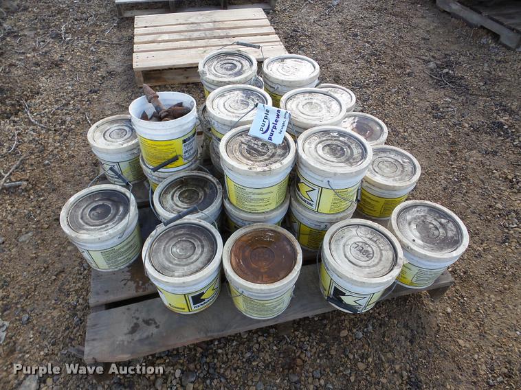 image for item DA7480 Approximately 600 Kennametal 1117699 trencher rock teeth