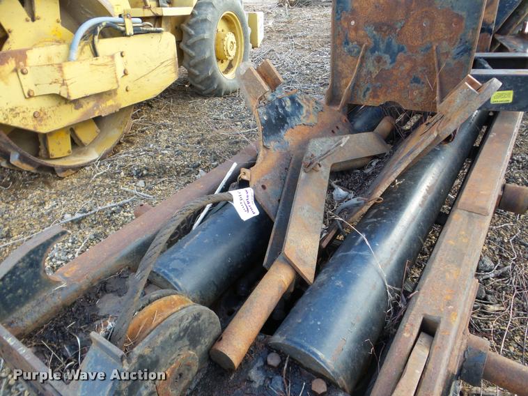 image for item DA7482 Roll off truck bed frame