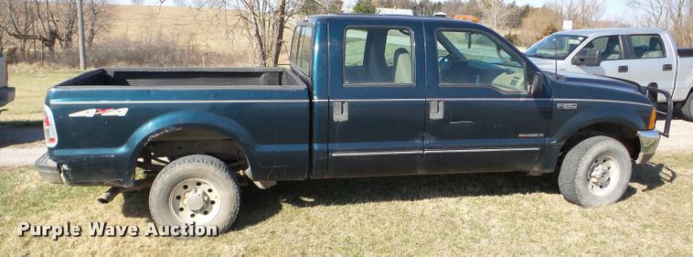 image for item DA7490 1999 Ford F250 Super Duty Crew Cab pickup truck