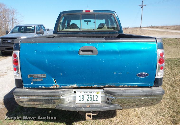 image for item DA7490 1999 Ford F250 Super Duty Crew Cab pickup truck
